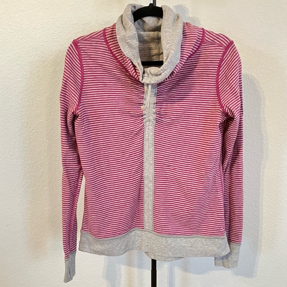Lululemon | In A Cinch Reversible Gray & Pink Striped Cowl Neck Pullover - Picture 5 of 6